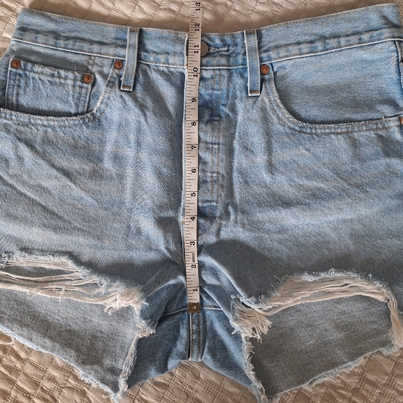 NWOT Levi's 501 high waisted shorts - Picture 7 of 9